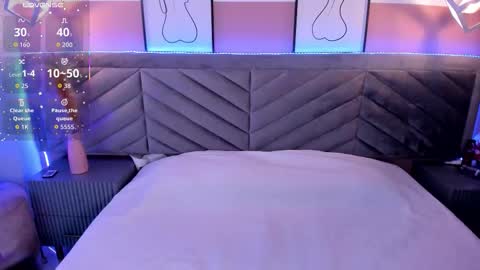 Mia  online show from 09/13/25, 07:46