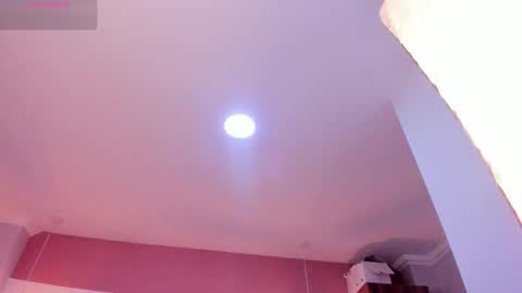 Mia  online show from 11/17/25, 07:30