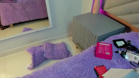 Snapshot of valentine_mia_ chatting on 02/04/26, 08:25 Mia online show from 02/04/26, 08:25