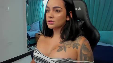 Snapshot of valentine_white chatting on 03/07/25, 01:51 online show from 03/07/25, 01:51