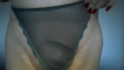 Snapshot of valentine_xo chatting on 04/23/26, 11:07 Val online show from 04/23/26, 11:07