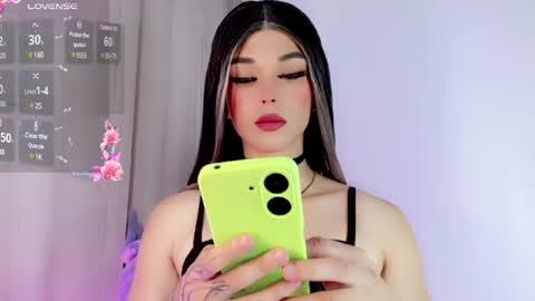 Snapshot of valentinne_marian chatting on 01/22/25, 11:34 Marian online show from 01/22/25, 11:34