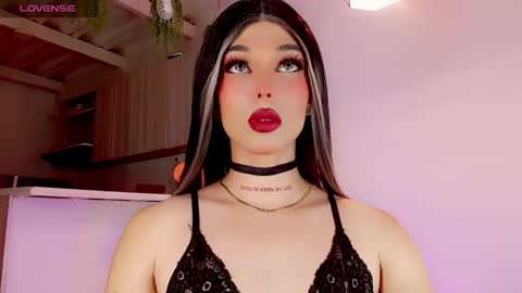 Snapshot of valentinne_marian chatting on 02/23/25, 07:22 Marian online show from 02/23/25, 07:22