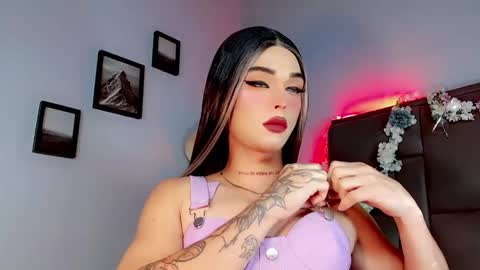 Snapshot of valentinne_marian chatting on 09/20/25, 08:59 Marian online show from 09/20/25, 08:59