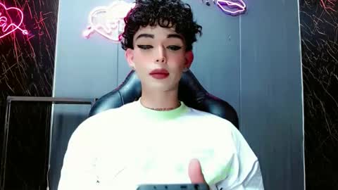 Snapshot of valentinne_marian chatting on 11/23/25, 11:26 Marian online show from 11/23/25, 11:26