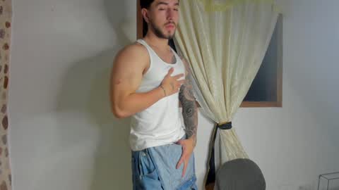 valentino online show from 01/06/25, 11:52