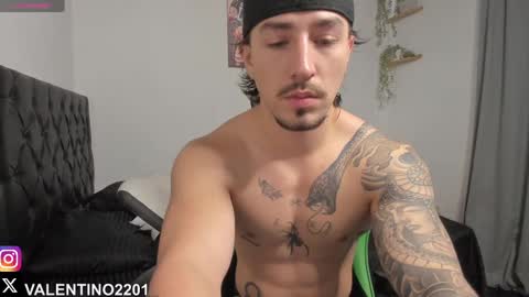 valentino online show from 09/26/25, 11:42