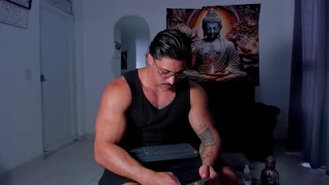    online show from 11/04/25, 08:19