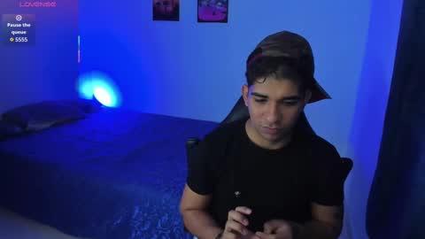 Snapshot of valentino_santos chatting on 09/17/25, 12:23 valentino santos online show from 09/17/25, 12:23