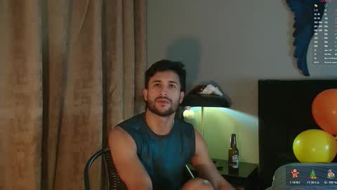 Snapshot of valentinoford chatting on 12/17/25, 09:43 Valentino online show from 12/17/25, 09:43