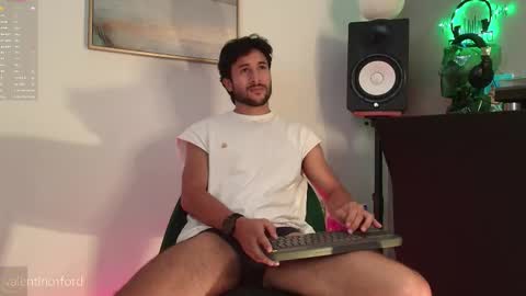 Snapshot of valentinoford chatting on 05/19/26, 10:49 Valentino online show from 05/19/26, 10:49
