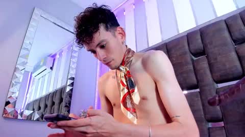 Snapshot of valentinomoreti chatting on 12/05/25, 05:49 Valentino online show from 12/05/25, 05:49