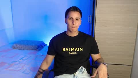 VALENTINO online show from 12/18/25, 09:21