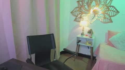 Snapshot of valeperez24 chatting on 10/21/25, 12:44 Valery And Daniel online show from 10/21/25, 12:44