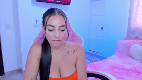 Tatiana Lopez online show from 11/25/25, 03:23