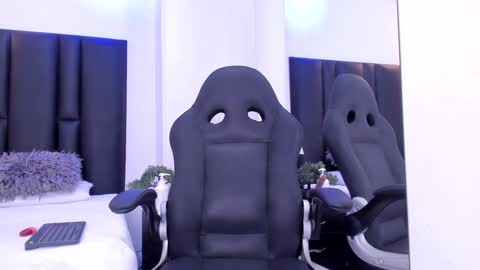 valeri_tafur online show from 01/21/25, 02:05