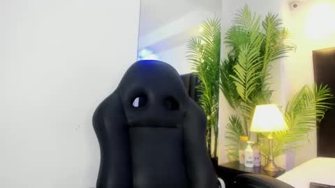 valeri_tafur online show from 11/01/25, 11:01