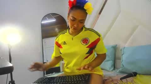 valeria_gil_ online show from 06/27/26, 05:40