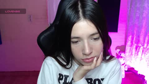 Snapshot of valeria_mendozza chatting on 02/05/25, 05:41   online show from 02/05/25, 05:41