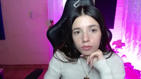 Snapshot of valeria_mendozza chatting on 02/06/25, 07:56   online show from 02/06/25, 07:56