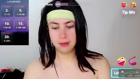 valeriagill_ online show from 12/18/25, 10:38