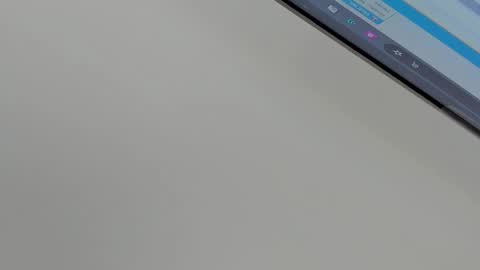 Snapshot of valeriah_ chatting on 12/22/25, 12:24 Valeria online show from 12/22/25, 12:24