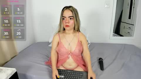 valerialoren online show from 10/12/25, 03:16