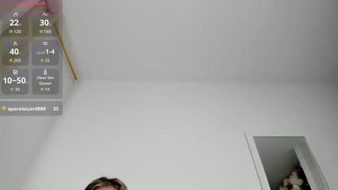 valerialoren online show from 10/27/25, 03:32