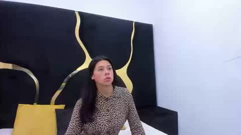 Snapshot of valeriamontclair chatting on 03/21/26, 09:29 Valeria online show from 03/21/26, 09:29