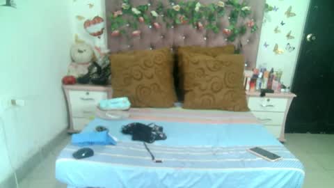 La valerie26 online show from 10/18/25, 12:17