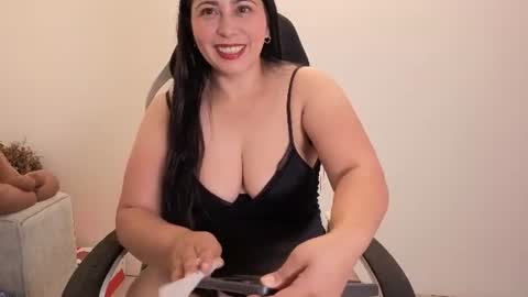 Snapshot of valeriavg_ chatting on 06/20/26, 11:24 VALERIA online show from 06/20/26, 11:24