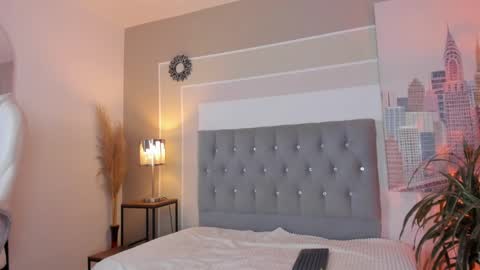 Snapshot of valeriavibes chatting on 12/19/24, 10:32 Valeria online show from 12/19/24, 10:32