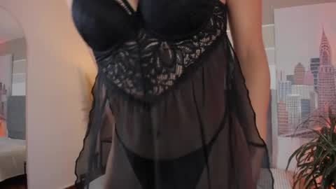 Snapshot of valeriavibes chatting on 12/22/24, 09:09 Valeria online show from 12/22/24, 09:09