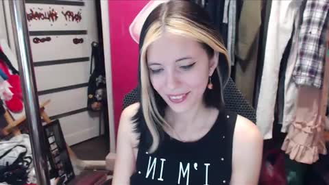 Snapshot of valeriaxkiss chatting on 01/22/25, 04:55 ValeriaXKiss online show from 01/22/25, 04:55
