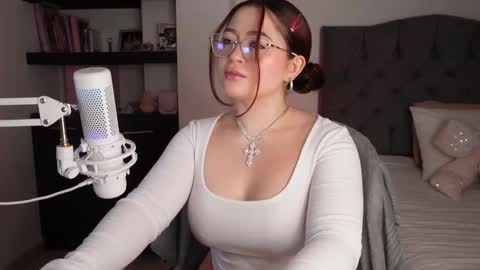 Snapshot of valerie07 chatting on 11/06/25, 01:50 valerie07 online show from 11/06/25, 01:50