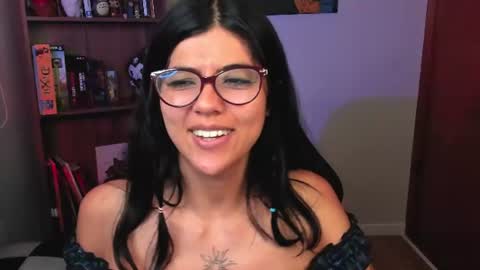 Snapshot of valerie__sky chatting on 07/02/26, 11:44 Val online show from 07/02/26, 11:44