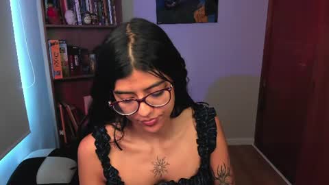 Snapshot of valerie__sky chatting on 07/04/26, 04:02 Val online show from 07/04/26, 04:02