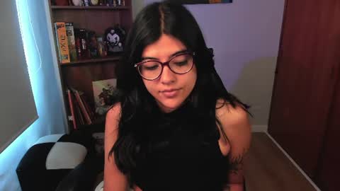 Snapshot of valerie__sky chatting on 07/08/26, 01:15 Val online show from 07/08/26, 01:15