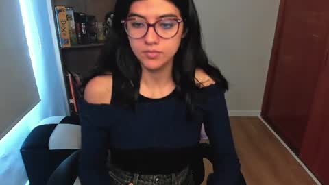 Snapshot of valerie__sky chatting on 07/15/26, 04:23 Val online show from 07/15/26, 04:23