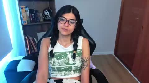 Snapshot of valerie__sky chatting on 07/16/26, 02:56 Val online show from 07/16/26, 02:56