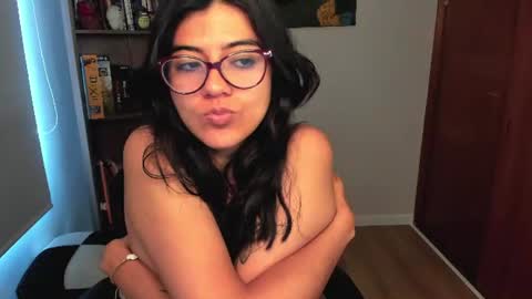Snapshot of valerie__sky chatting on 07/17/26, 02:13 Val online show from 07/17/26, 02:13