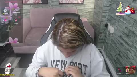 Snapshot of valerie_b chatting on 12/20/24, 04:36 valerie_b online show from 12/20/24, 04:36