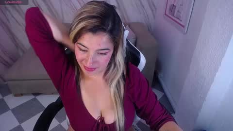 Snapshot of valerie_b chatting on 02/15/25, 10:42 valerie_b online show from 02/15/25, 10:42