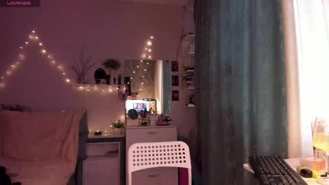 Snapshot of valerie_cutee chatting on 04/03/26, 10:46 Lera online show from 04/03/26, 10:46