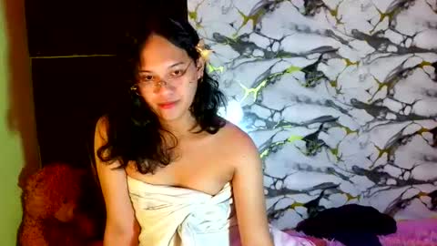 Snapshot of valerie_lure chatting on 07/12/26, 06:48 addy online show from 07/12/26, 06:48