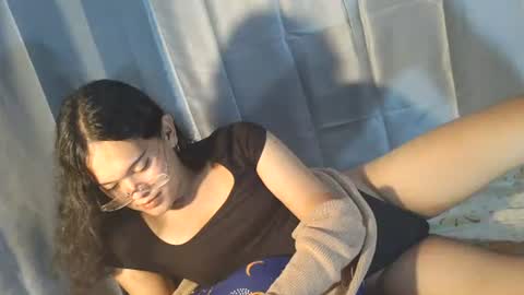 Snapshot of valerie_lure chatting on 07/13/26, 10:40 addy online show from 07/13/26, 10:40