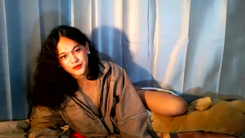 Snapshot of valerie_lure chatting on 07/21/26, 12:18 addy online show from 07/21/26, 12:18