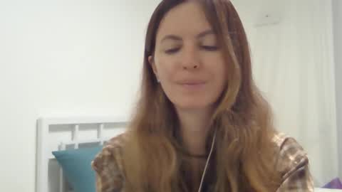 Snapshot of valerie_rose777 chatting on 11/06/25, 08:10 valerie_rose777 online show from 11/06/25, 08:10