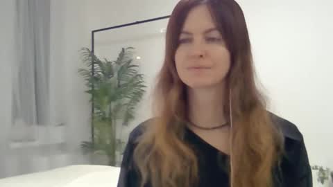 Snapshot of valerie_rose777 chatting on 12/15/25, 08:24 valerie_rose777 online show from 12/15/25, 08:24