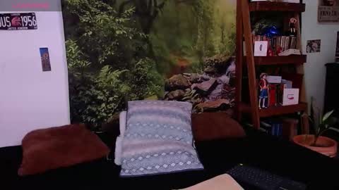 Snapshot of valerie_smile chatting on 03/30/26, 12:55 Valerie online show from 03/30/26, 12:55